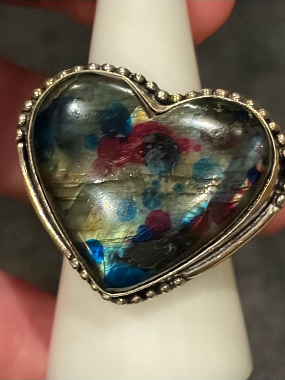 Gorgeous Sterling Silver ring with Stunning Labradorite Heart Cut Stone - SIZE 8